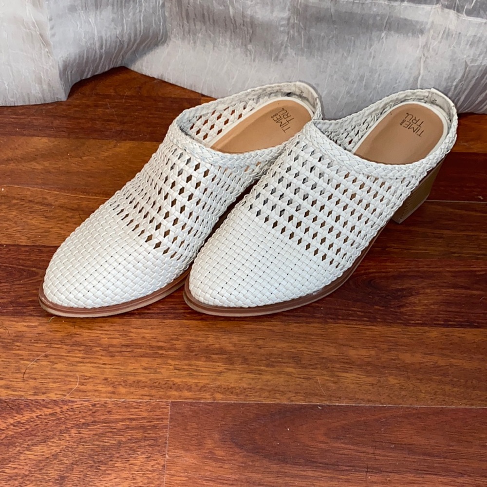 Mule shoes